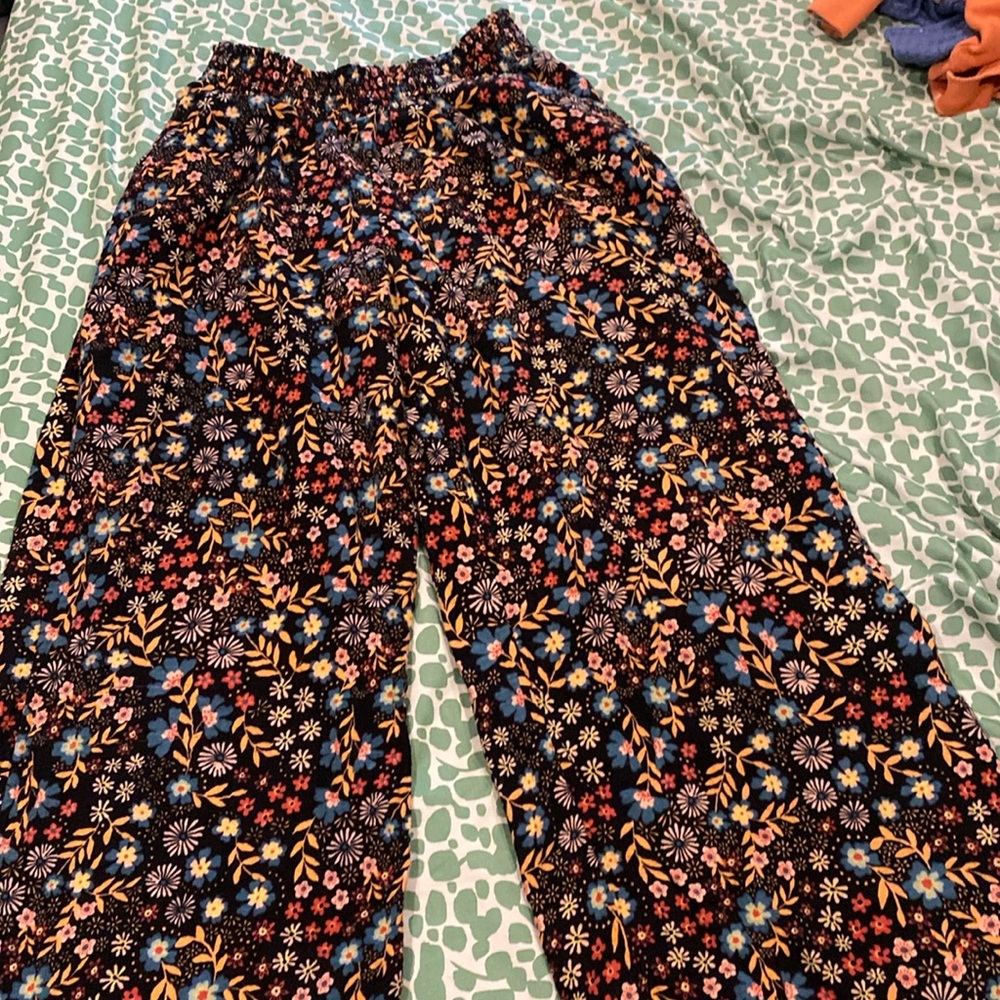 Ankle length flowy pants with elastic stretchy waist